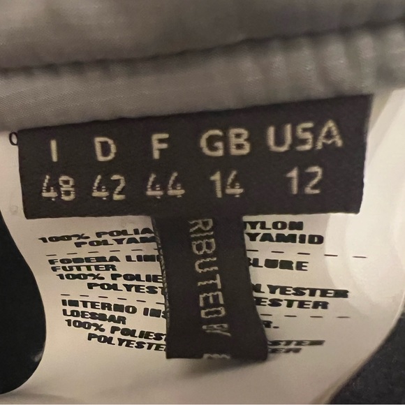 Post Card Italian Luxury Ski Jacket - Picture 5 of 6